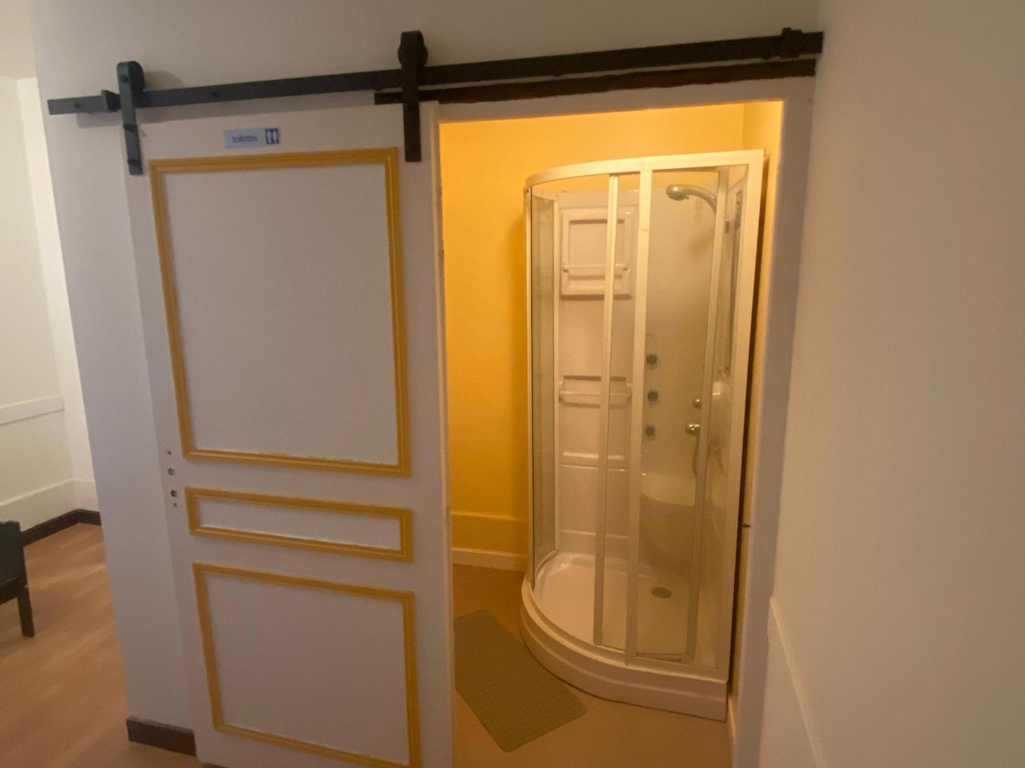 Un Petit Pour 3 A 4 Personnes Apartment